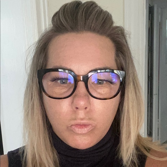 Meet your Posher, Jennifer - Picture 2 of 2